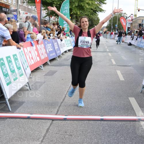 15.09.2024 - PSD Bank Halbmarathon Strokosch-Dieckow http://msf.ph/oto/7084463 15.09.2024 12:27:19 Ziel 2113, 3249, 3490 meine-sportfotos.de