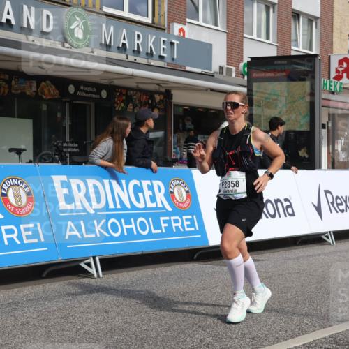 15.09.2024 - PSD Bank Halbmarathon Michael Strokosch http://msf.ph/oto/7084469 15.09.2024 12:31:07 Ziel 1948, 1961, 2259, 2858, 3089, 3211, 3279, 3414, 3416, 3486, 3542 meine-sportfotos.de