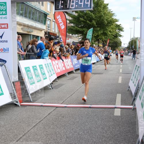 15.09.2024 - PSD Bank Halbmarathon Strokosch-Dieckow http://msf.ph/oto/7084473 15.09.2024 11:19:35 Ziel 401, 628, 630, 640, 822, 859, 887, 1070 meine-sportfotos.de