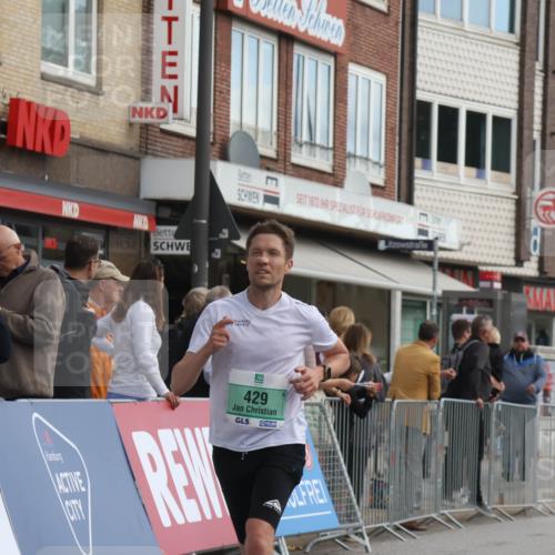 15.09.2024 - PSD Bank Halbmarathon Michael Strokosch http://msf.ph/oto/7084481 15.09.2024 11:22:35 Ziel 429, 432, 599, 641, 681, 685, 823, 824, 853, 1473 meine-sportfotos.de