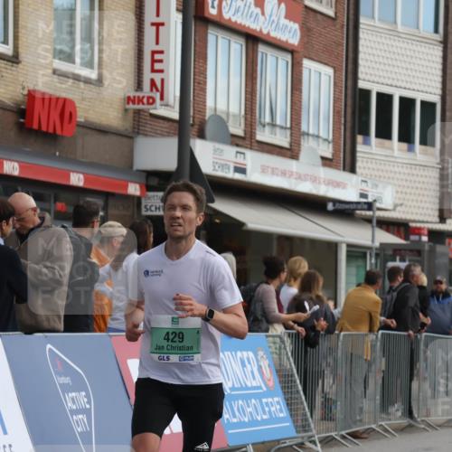 15.09.2024 - PSD Bank Halbmarathon Michael Strokosch http://msf.ph/oto/7084485 15.09.2024 11:22:35 Ziel 429, 432, 599, 641, 681, 685, 823, 824, 853, 1473 meine-sportfotos.de