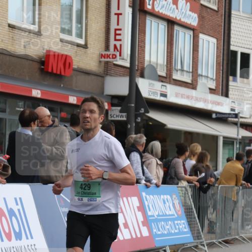 15.09.2024 - PSD Bank Halbmarathon Michael Strokosch http://msf.ph/oto/7084489 15.09.2024 11:22:35 Ziel 429, 432, 599, 641, 681, 685, 823, 824, 853, 1473 meine-sportfotos.de