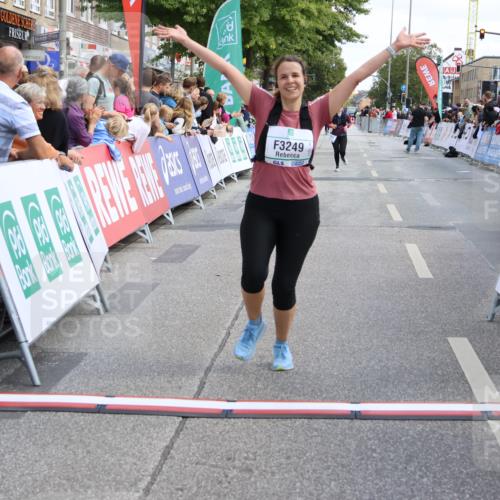 15.09.2024 - PSD Bank Halbmarathon Strokosch-Dieckow http://msf.ph/oto/7084491 15.09.2024 12:27:19 Ziel 2113, 3249, 3490 meine-sportfotos.de