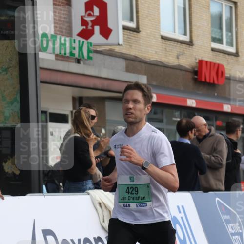15.09.2024 - PSD Bank Halbmarathon Michael Strokosch http://msf.ph/oto/7084501 15.09.2024 11:22:36 Ziel 429, 432, 599, 641, 661, 681, 823, 853, 1473 meine-sportfotos.de