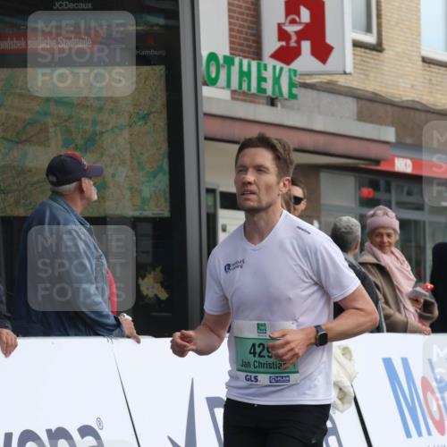 15.09.2024 - PSD Bank Halbmarathon Michael Strokosch http://msf.ph/oto/7084505 15.09.2024 11:22:36 Ziel 429, 432, 599, 641, 661, 681, 823, 853, 1473 meine-sportfotos.de