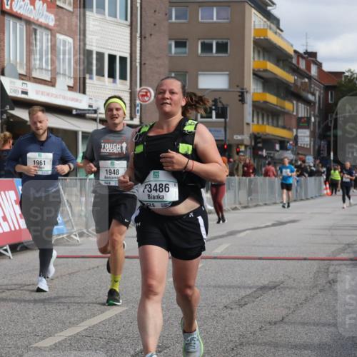 15.09.2024 - PSD Bank Halbmarathon Michael Strokosch http://msf.ph/oto/7084530 15.09.2024 12:31:12 Ziel 1948, 1961, 2259, 2858, 3089, 3309, 3416, 3486, 3542 meine-sportfotos.de