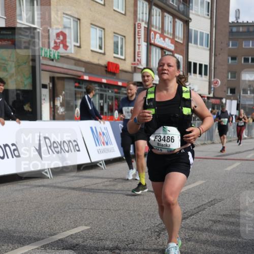 15.09.2024 - PSD Bank Halbmarathon Michael Strokosch http://msf.ph/oto/7084550 15.09.2024 12:31:13 Ziel 1948, 1961, 2259, 2858, 3089, 3309, 3416, 3486, 3542 meine-sportfotos.de