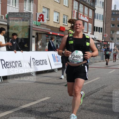 15.09.2024 - PSD Bank Halbmarathon Michael Strokosch http://msf.ph/oto/7084553 15.09.2024 12:31:13 Ziel 1948, 1961, 2259, 2858, 3089, 3309, 3416, 3486, 3542 meine-sportfotos.de