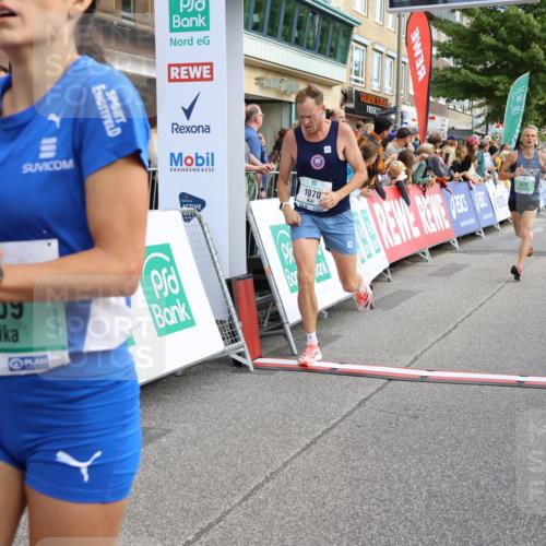 15.09.2024 - PSD Bank Halbmarathon Strokosch-Dieckow http://msf.ph/oto/7084555 15.09.2024 11:19:37 Ziel 401, 628, 630, 822, 859, 887, 1070 meine-sportfotos.de