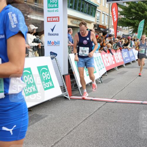 15.09.2024 - PSD Bank Halbmarathon Strokosch-Dieckow http://msf.ph/oto/7084579 15.09.2024 11:19:37 Ziel 401, 628, 630, 822, 859, 887, 1070 meine-sportfotos.de