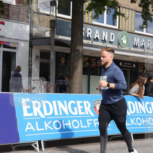 15.09.2024 - PSD Bank Halbmarathon Michael Strokosch http://msf.ph/oto/7084593 15.09.2024 12:31:16 Ziel 1948, 1961, 2858, 3089, 3309, 3486 meine-sportfotos.de