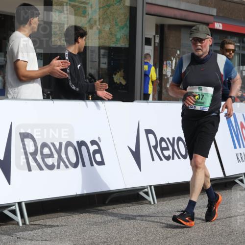 15.09.2024 - PSD Bank Halbmarathon Michael Strokosch http://msf.ph/oto/7084621 15.09.2024 12:31:19 Ziel 1866, 1948, 1961, 2068, 2887, 3089, 3309, 3486 meine-sportfotos.de