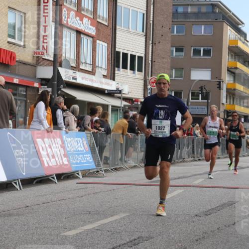 15.09.2024 - PSD Bank Halbmarathon Michael Strokosch http://msf.ph/oto/7084679 15.09.2024 11:23:09 Ziel 650, 674, 683, 1022 meine-sportfotos.de