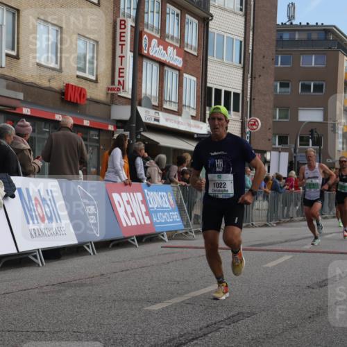 15.09.2024 - PSD Bank Halbmarathon Michael Strokosch http://msf.ph/oto/7084684 15.09.2024 11:23:09 Ziel 650, 674, 683, 1022 meine-sportfotos.de