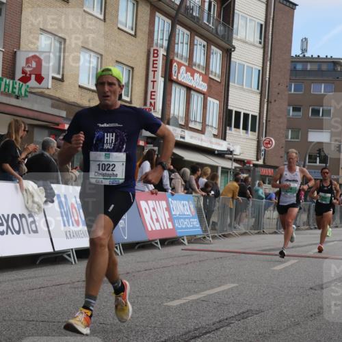 15.09.2024 - PSD Bank Halbmarathon Michael Strokosch http://msf.ph/oto/7084693 15.09.2024 11:23:10 Ziel 650, 674, 683, 1022 meine-sportfotos.de
