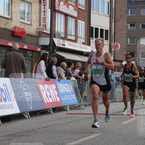 15.09.2024 - PSD Bank Halbmarathon Michael Strokosch http://msf.ph/oto/7084711 15.09.2024 11:23:11 Ziel 650, 674, 683, 1022 meine-sportfotos.de