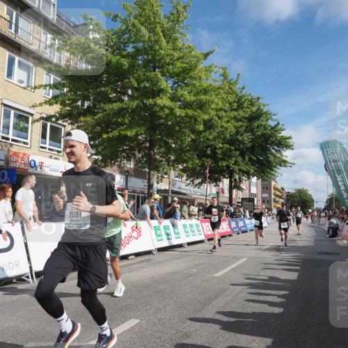 15.09.2024 - PSD Bank Halbmarathon Miley Keyser http://msf.ph/oto/7084724 15.09.2024 11:48:06 Ziel 1200, 1305, 1356, 1513, 1527, 1562, 1688, 1744, 2051, 2509, 2555, 2745 meine-sportfotos.de