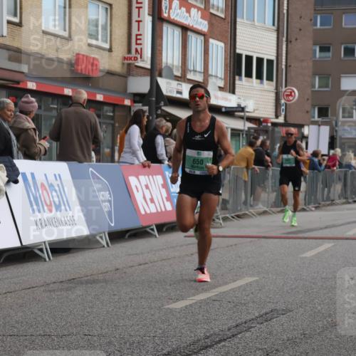 15.09.2024 - PSD Bank Halbmarathon Michael Strokosch http://msf.ph/oto/7084729 15.09.2024 11:23:12 Ziel 650, 674, 679, 683, 1022 meine-sportfotos.de
