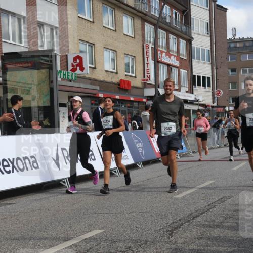 15.09.2024 - PSD Bank Halbmarathon Michael Strokosch http://msf.ph/oto/7084837 15.09.2024 12:31:42 Ziel 2192, 2352, 2358, 2423, 3014, 3203, 3207, 3356, 3541 meine-sportfotos.de