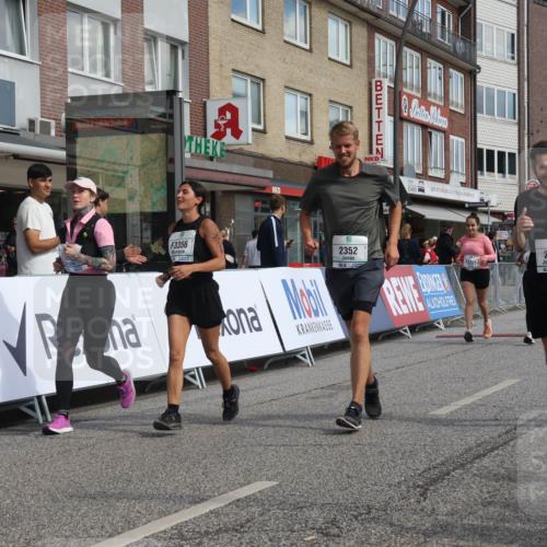 15.09.2024 - PSD Bank Halbmarathon Michael Strokosch http://msf.ph/oto/7084852 15.09.2024 12:31:43 Ziel 2192, 2352, 2358, 2423, 3014, 3203, 3207, 3356, 3541 meine-sportfotos.de