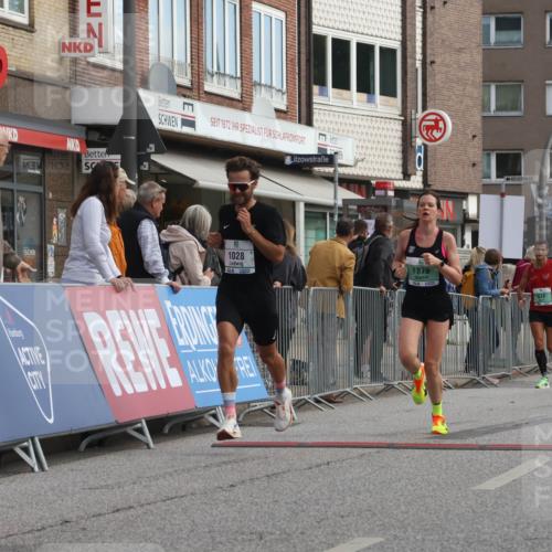 15.09.2024 - PSD Bank Halbmarathon Michael Strokosch http://msf.ph/oto/7084861 15.09.2024 11:23:26 Ziel 638, 663, 679, 683, 687, 879, 881, 1028 meine-sportfotos.de