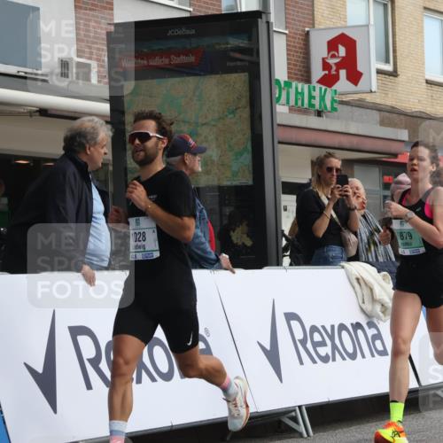 15.09.2024 - PSD Bank Halbmarathon Michael Strokosch http://msf.ph/oto/7084899 15.09.2024 11:23:28 Ziel 638, 663, 679, 687, 879, 881, 1028 meine-sportfotos.de