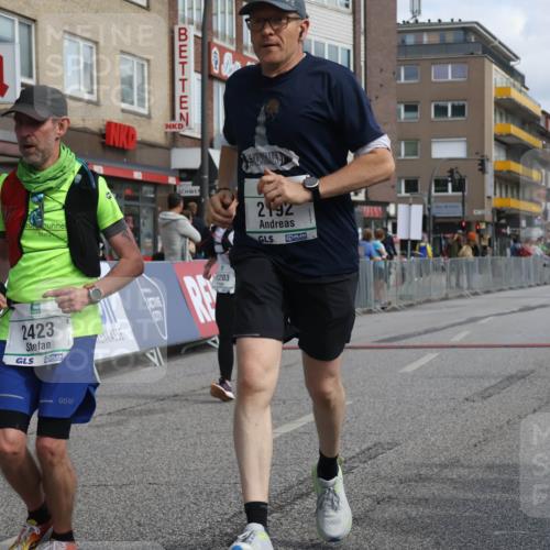 15.09.2024 - PSD Bank Halbmarathon Michael Strokosch http://msf.ph/oto/7084921 15.09.2024 12:31:47 Ziel 2192, 2352, 2358, 2423, 3014, 3203, 3207, 3291, 3356, 3541 meine-sportfotos.de