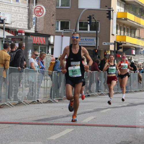 15.09.2024 - PSD Bank Halbmarathon Michael Strokosch http://msf.ph/oto/7085001 15.09.2024 11:23:38 Ziel 638, 645, 687, 865, 879, 894, 941, 1028, 1072 meine-sportfotos.de