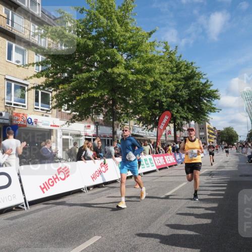 15.09.2024 - PSD Bank Halbmarathon Miley Keyser http://msf.ph/oto/7085050 15.09.2024 11:48:58 Ziel 958, 1355, 1689, 1819, 1977, 2209, 2700 meine-sportfotos.de