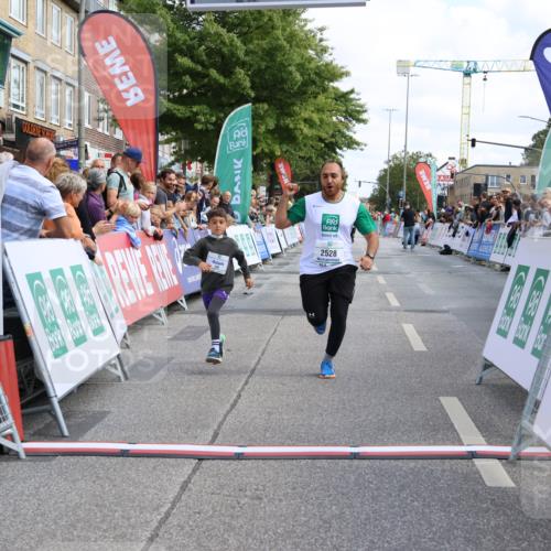 15.09.2024 - PSD Bank Halbmarathon Strokosch-Dieckow http://msf.ph/oto/7085088 15.09.2024 12:27:38 Ziel 2528, 2812, 3288 meine-sportfotos.de