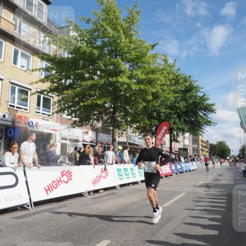15.09.2024 - PSD Bank Halbmarathon Miley Keyser http://msf.ph/oto/7085107 15.09.2024 11:49:05 Ziel 958, 1333, 1355, 1567, 1689, 1819, 1977, 2209, 2700 meine-sportfotos.de