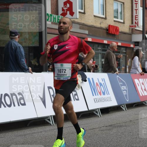 15.09.2024 - PSD Bank Halbmarathon Michael Strokosch http://msf.ph/oto/7085127 15.09.2024 11:23:46 Ziel 645, 672, 675, 865, 894, 941, 1034, 1072 meine-sportfotos.de