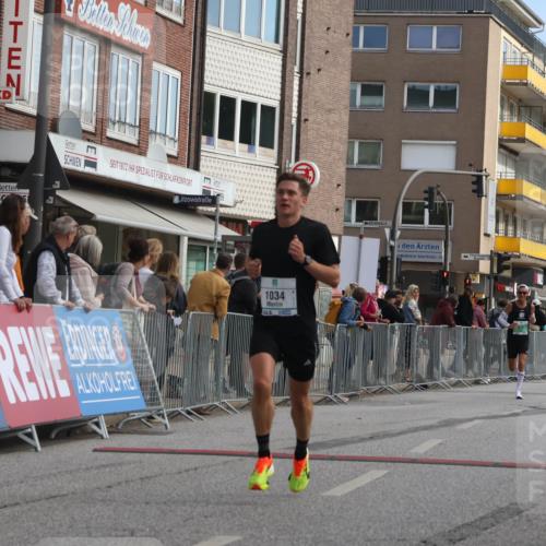 15.09.2024 - PSD Bank Halbmarathon Michael Strokosch http://msf.ph/oto/7085136 15.09.2024 11:23:47 Ziel 645, 672, 675, 865, 894, 941, 1034, 1072 meine-sportfotos.de