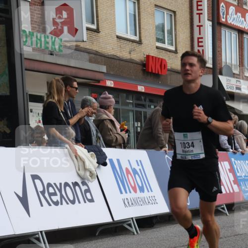 15.09.2024 - PSD Bank Halbmarathon Michael Strokosch http://msf.ph/oto/7085165 15.09.2024 11:23:48 Ziel 645, 672, 675, 865, 894, 941, 1034, 1072 meine-sportfotos.de