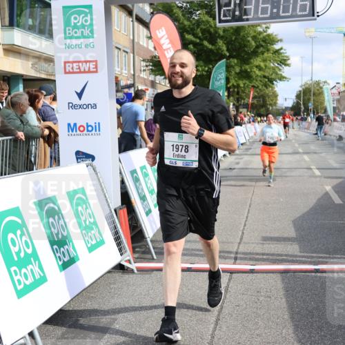 15.09.2024 - PSD Bank Halbmarathon Strokosch-Dieckow http://msf.ph/oto/7085197 15.09.2024 12:36:57 Ziel 1978, 3404, 3411 meine-sportfotos.de