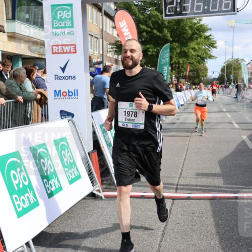 15.09.2024 - PSD Bank Halbmarathon Strokosch-Dieckow http://msf.ph/oto/7085224 15.09.2024 12:36:57 Ziel 1978, 3404, 3411 meine-sportfotos.de