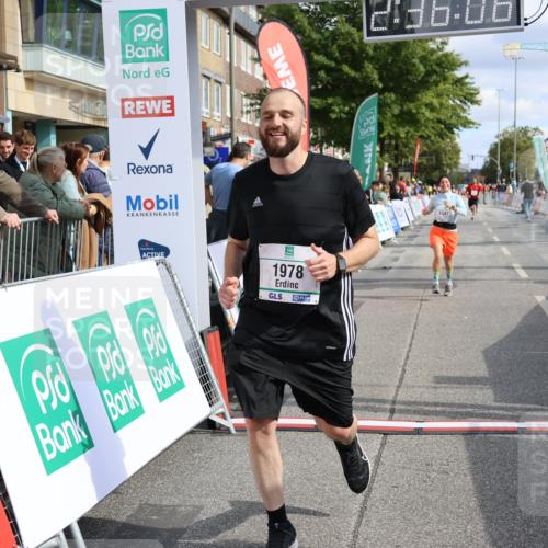 15.09.2024 - PSD Bank Halbmarathon Strokosch-Dieckow http://msf.ph/oto/7085254 15.09.2024 12:36:57 Ziel 1978, 3404, 3411 meine-sportfotos.de