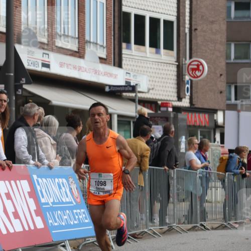 15.09.2024 - PSD Bank Halbmarathon Michael Strokosch http://msf.ph/oto/7085258 15.09.2024 11:23:57 Ziel 659, 672, 675, 891, 1034, 1072, 1098 meine-sportfotos.de