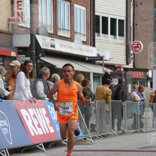 15.09.2024 - PSD Bank Halbmarathon Michael Strokosch http://msf.ph/oto/7085262 15.09.2024 11:23:57 Ziel 659, 672, 675, 891, 1034, 1072, 1098 meine-sportfotos.de