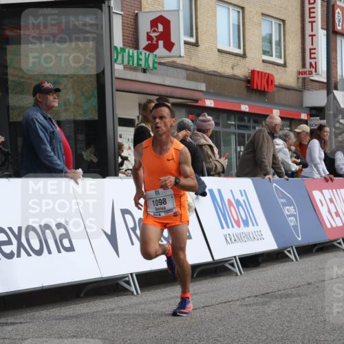 15.09.2024 - PSD Bank Halbmarathon Michael Strokosch http://msf.ph/oto/7085280 15.09.2024 11:23:59 Ziel 659, 672, 675, 891, 1034, 1098 meine-sportfotos.de