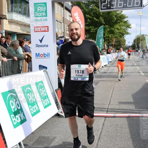 15.09.2024 - PSD Bank Halbmarathon Strokosch-Dieckow http://msf.ph/oto/7085281 15.09.2024 12:36:57 Ziel 1978, 3404, 3411 meine-sportfotos.de