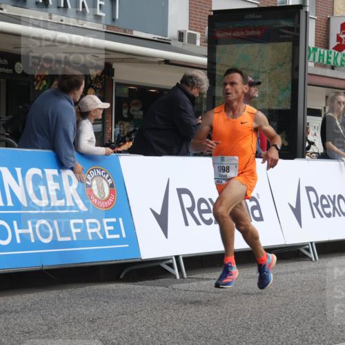 15.09.2024 - PSD Bank Halbmarathon Michael Strokosch http://msf.ph/oto/7085285 15.09.2024 11:23:59 Ziel 659, 672, 675, 891, 1034, 1098 meine-sportfotos.de