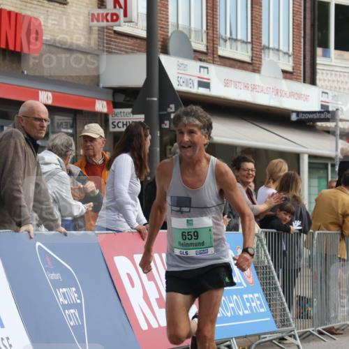 15.09.2024 - PSD Bank Halbmarathon Michael Strokosch http://msf.ph/oto/7085302 15.09.2024 11:24:02 Ziel 659, 672, 675, 891, 1098 meine-sportfotos.de