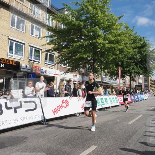 15.09.2024 - PSD Bank Halbmarathon Miley Keyser http://msf.ph/oto/7085326 15.09.2024 11:49:42 Ziel 1229, 1475, 1525, 1579, 1616, 1620, 1796, 2096, 2678, 2701, 2768, 2838, 2857 meine-sportfotos.de