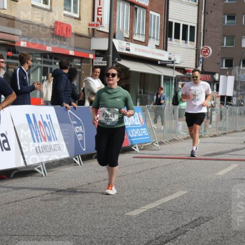 15.09.2024 - PSD Bank Halbmarathon Michael Strokosch http://msf.ph/oto/7085332 15.09.2024 12:32:38 Ziel 2411, 2414, 2425, 3045, 3358 meine-sportfotos.de