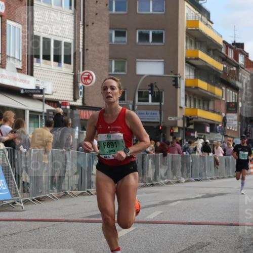 15.09.2024 - PSD Bank Halbmarathon Michael Strokosch http://msf.ph/oto/7085335 15.09.2024 11:24:05 Ziel 610, 659, 672, 675, 891, 1098 meine-sportfotos.de