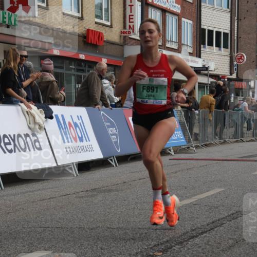 15.09.2024 - PSD Bank Halbmarathon Michael Strokosch http://msf.ph/oto/7085348 15.09.2024 11:24:06 Ziel 610, 659, 672, 675, 891, 1098 meine-sportfotos.de