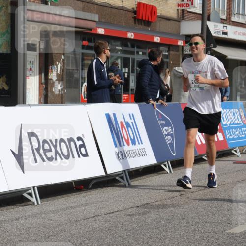 15.09.2024 - PSD Bank Halbmarathon Michael Strokosch http://msf.ph/oto/7085374 15.09.2024 12:32:41 Ziel 2411, 2414, 2425, 3045, 3358 meine-sportfotos.de