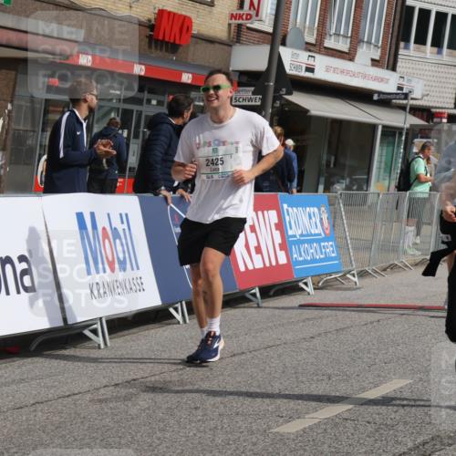 15.09.2024 - PSD Bank Halbmarathon Michael Strokosch http://msf.ph/oto/7085383 15.09.2024 12:32:41 Ziel 2411, 2414, 2425, 3045, 3358 meine-sportfotos.de