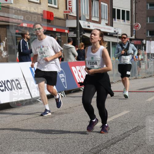 15.09.2024 - PSD Bank Halbmarathon Michael Strokosch http://msf.ph/oto/7085396 15.09.2024 12:32:42 Ziel 2411, 2414, 2425, 3045, 3358 meine-sportfotos.de